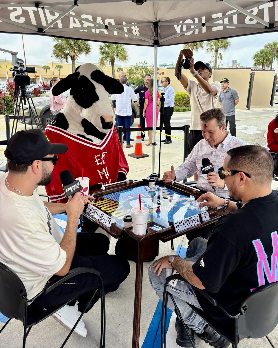 SenReneGarcia's tweet photo. There was no better way to celebrate #305day than playing dominos with Enrique Santos and Gente De Zona at Chick-Fil-A in West Hialeah!
#miamidade #305 #chickfila #hialeah #OneMiamiDade #MadeInDade #RG13 https://t.co/0x52FRE1I0