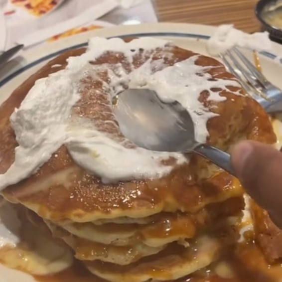 WizardHowlCalls's tweet image. 32shs7Lf2sEFiCFdTWd6NXwLe2zYeNhtYXPprkGVpump

$RUNNING COIN NOW LIVE

One of the funniest trends on TikTok rn, but here are some facts... 👀

- 10.000+ videos on the trend
- 2B+ views on all videos
- Funny asf
- All homies love gay jokes

LET'S GET IT 🍦 👄