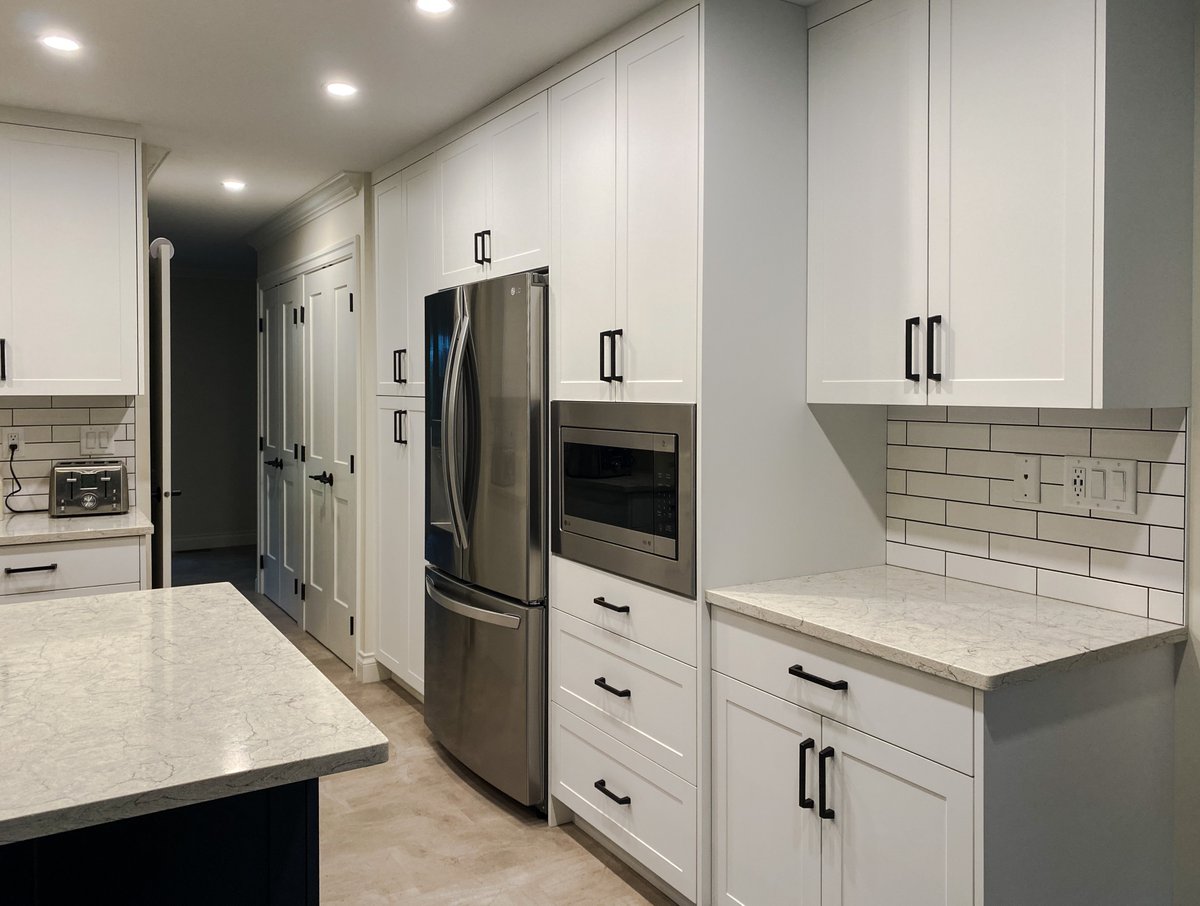 1KitchenExpress's tweet image. Minimalist kitchens made easy! 🏡✨ SUPPORT LOCAL Cabinets offer smart storage + durability for busy families.

Upgrade today! kitchenexpress.ca/support-local-…

#SupportLocal #MinimalistKitchen #CustomCabinets