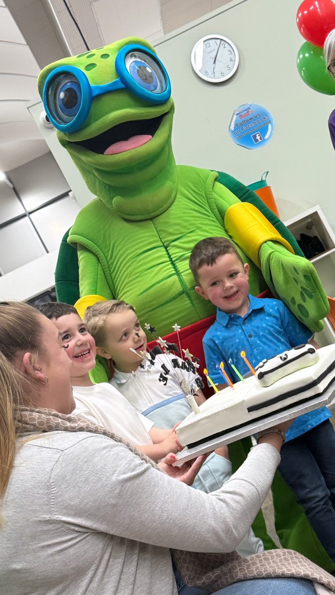 shellana123's tweet photo. @CamelonELCC2025 Aston enjoying celebrating his friends birthdays at the weekend 🥰❤️🎉 https://t.co/GNh4LSEXUE