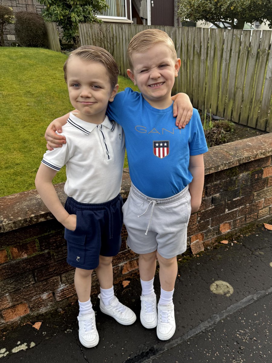 shellana123's tweet photo. @CamelonELCC2025 Aston enjoying celebrating his friends birthdays at the weekend 🥰❤️🎉 https://t.co/GNh4LSEXUE