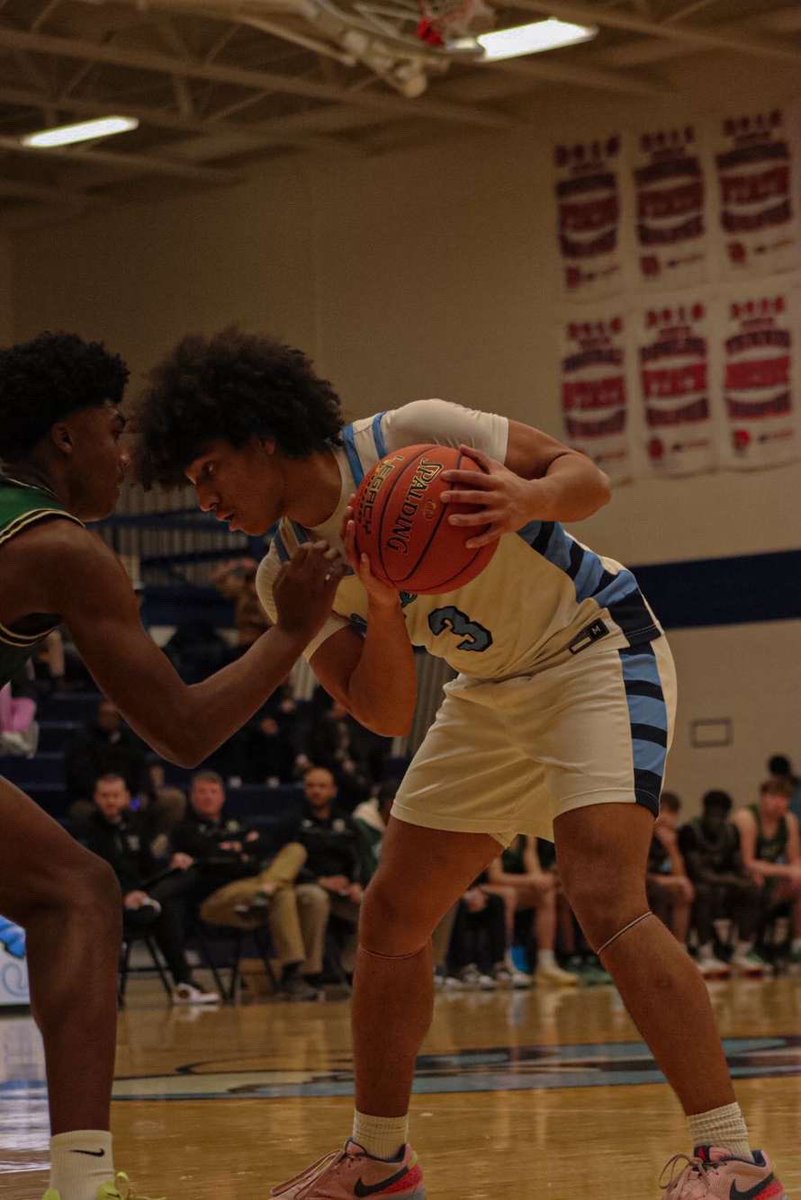 Second Team All Conference and All Metro Honorable Mention

Lead our team in RPG, AST and 2nd in PPG(12.2) 

<a href="/Daytenguy2007/">Dayten Guy</a>