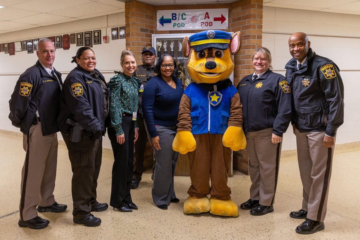 We had so many special guests in February! 

🎓 Students from Bunkyo University
🦉 Bird Clues
👮‍♂️ CCSO and Chase