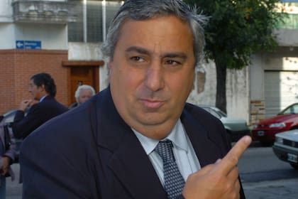 DÍA NÚMERO 17, llamando a votar a todos los Socios Activos Plenos y Simples del Club Atlético River Plate. Votar con consciencia, que estás lacras son lo mismo