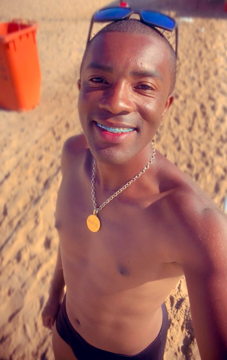 mcnegobom's tweet image. Krlh eu sou muito bonito ❤️🤩
#arpoador