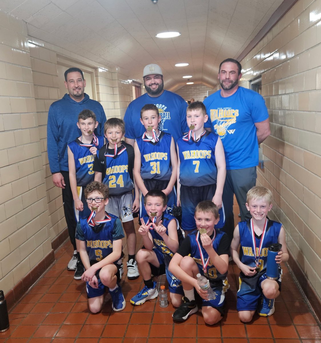 WahoopsBball's tweet image. Our 3rd grade Gold team ended their season as 3rd grade #Wahoops tourney champs! The 3rd grade Blue team finished their season with a W!
Nice job, boys and coaches! 👏 Thanks for making it a great season! #youthbasketball