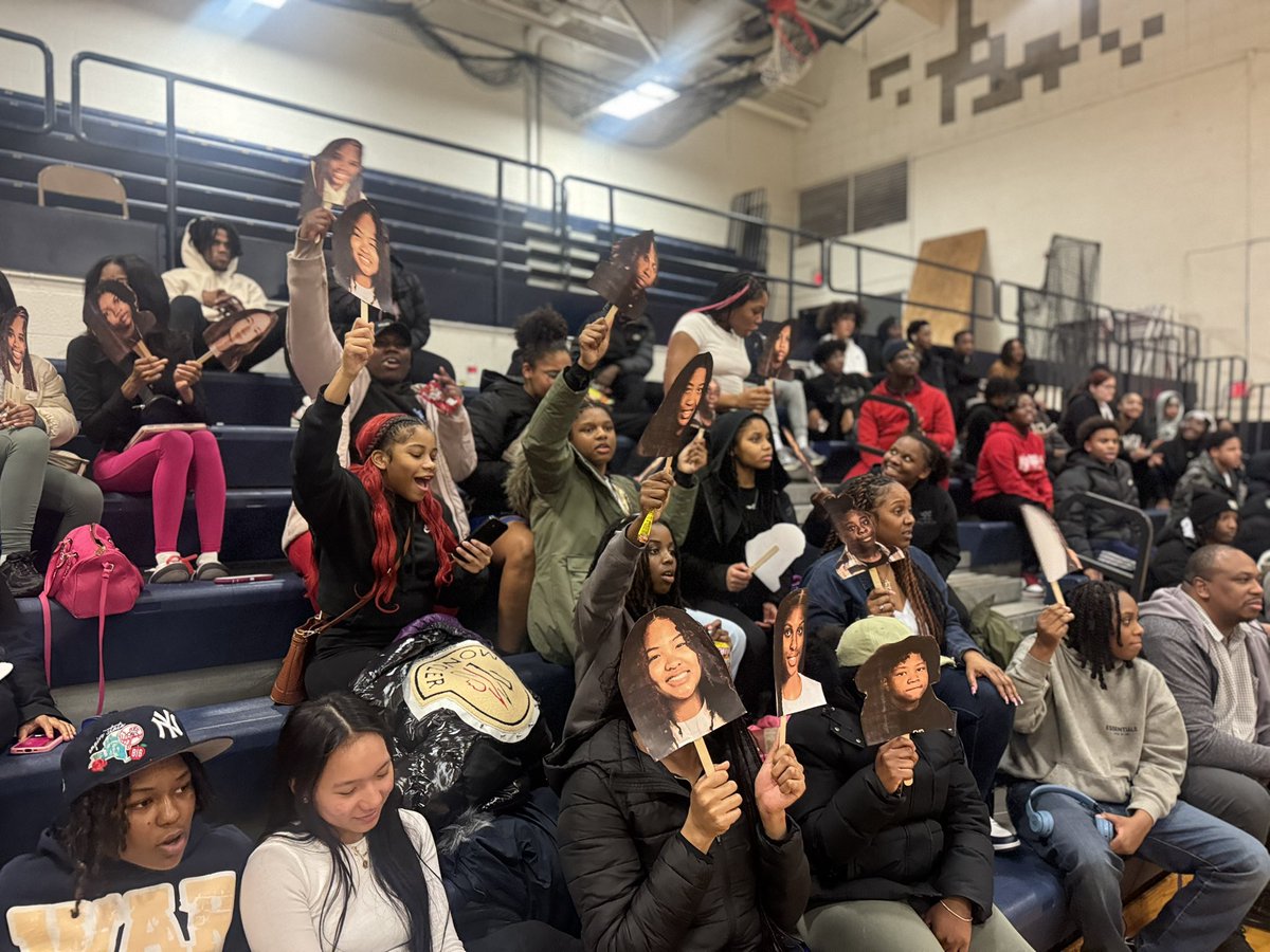 Final Score: South Lake 57 - Harper Woods 49
⭐ Dania McClain: 14 PTS, 15 REB, 5 BLK, 5 AST
⭐ Christina Gibson: 22 PTS, 7 AST
⭐ Rylee Mott: 9 PTS, 5 AST
With this victory, the Lady Cavs advance to the District Finals! They’ll take oRegina this Friday at 7:00! #GoCavs