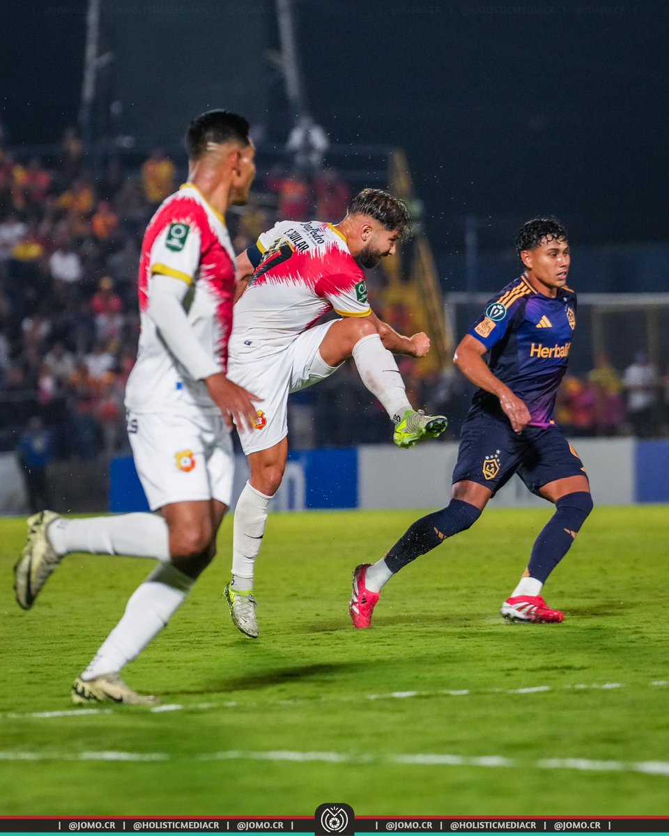 🎶 La pelota siempre al diez
Que ocurrirá otro milagro 🎶