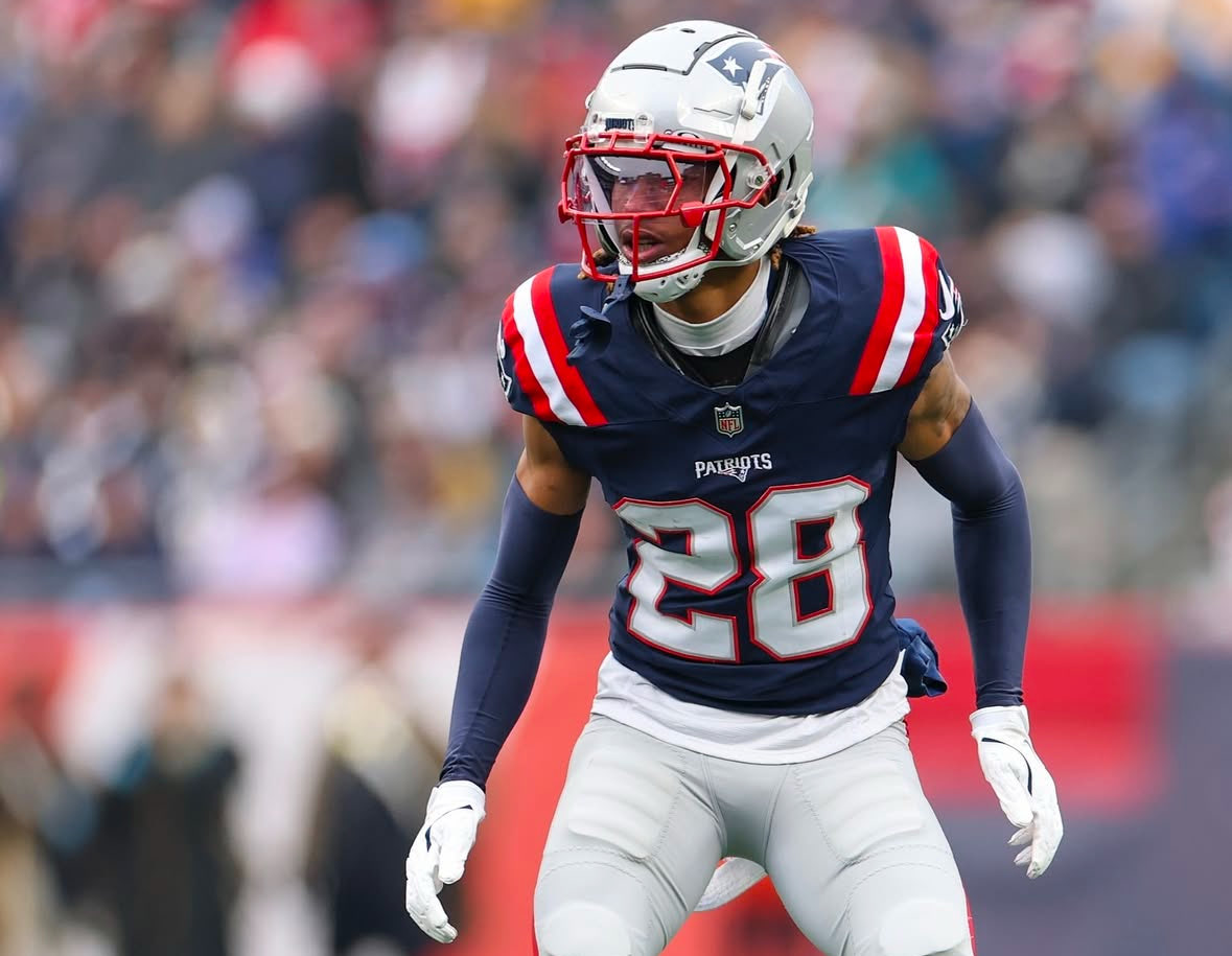 Carlos A. Lopez (@lostalkspats) on Twitter photo The #Patriots have tendered CB Alex Austin, per his agent <a href="/agent__OG/">Shawn O'Gorman</a>.
Austin, an exclusive rights free agent, will remain in New England on a 1-year deal.
According to PFF, the former 7th-round pick had a league best 50% incompletion rate on downfield targets last season. The #Patriots have tendered CB Alex Austin, per his agent <a href="/agent__OG/">Shawn O'Gorman</a>.
Austin, an exclusive rights free agent, will remain in New England on a 1-year deal.
According to PFF, the former 7th-round pick had a league best 50% incompletion rate on downfield targets last season.