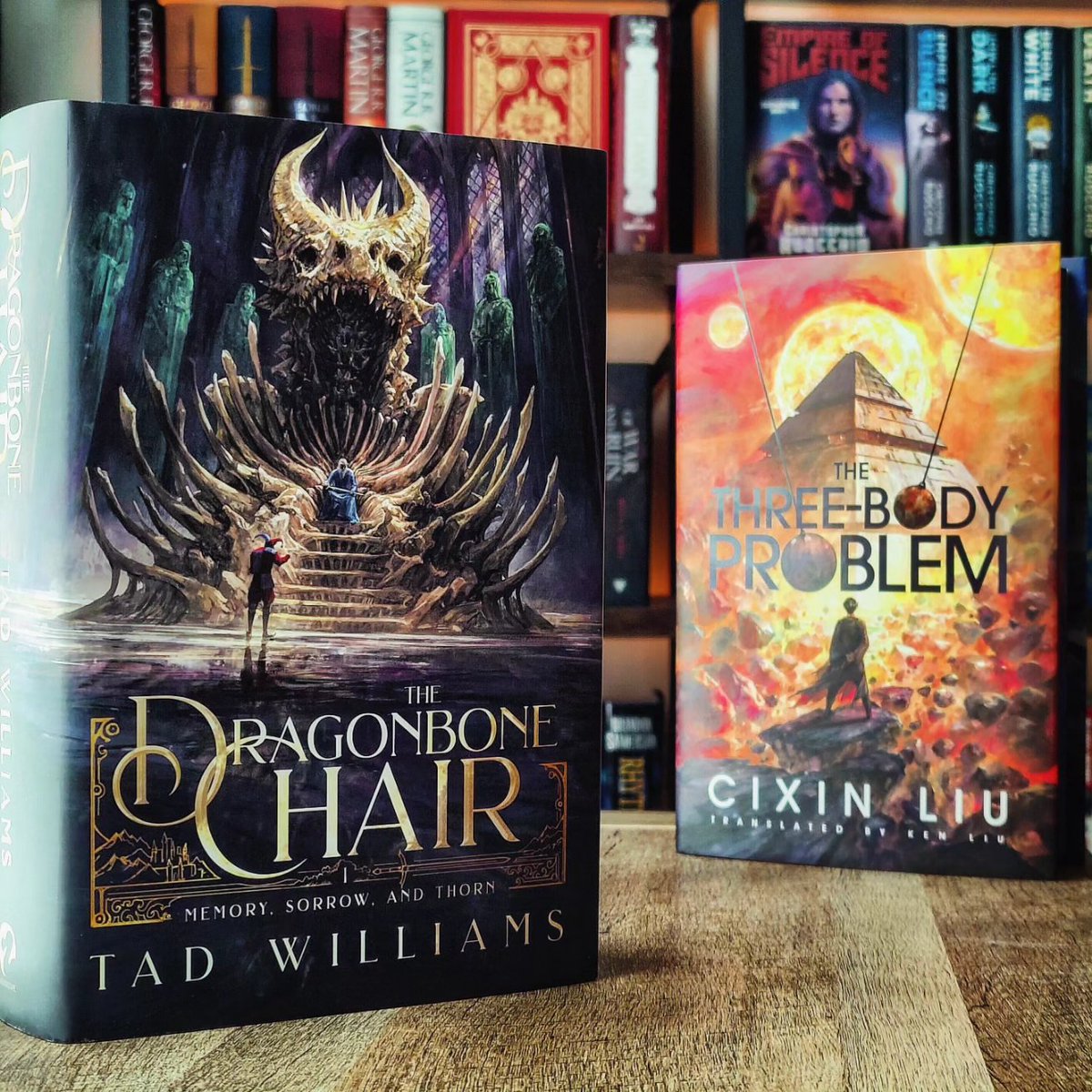 Now after finishing two Stephen King books and a hilarious lit-rpg, it's time to venture down some epic fantasy. 

Started The Dragonbone Chair today 🐲🦴🪑