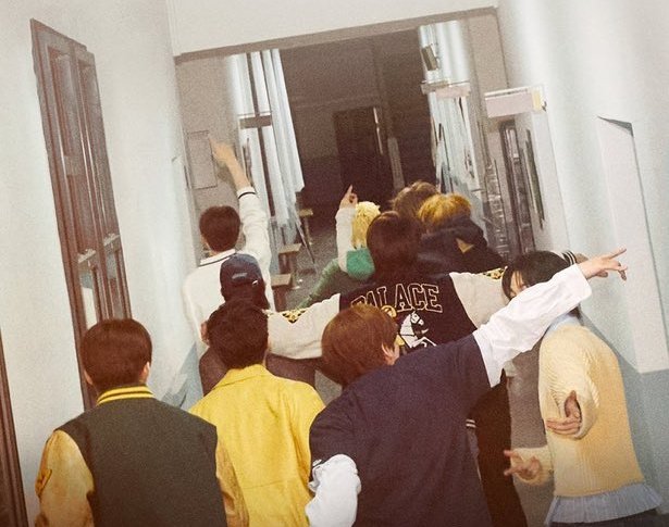 #TREASURE with youthful explosion in YELLOW MV TEASER, that will be released this March 7 at 6 PM KST 💐

Click the 3rd Emoji
💛naver.me/FPnES3bX
💛naver.me/GtUXoxb6
💛naver.me/5FmAjqKc
💛naver.me/xCBOCw03
💛naver.me/FTXQNBh2
#트레저 <a href="/treasuremembers/">TREASURE</a>