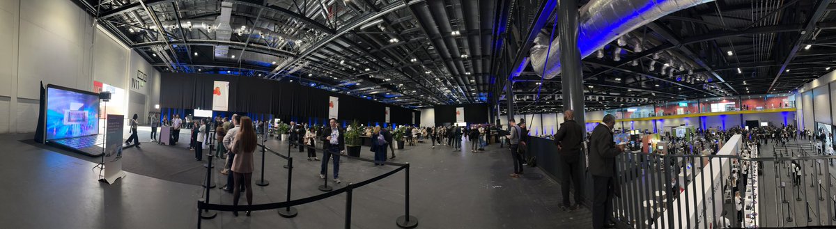 GoToInternetGuy's tweet image. Great event at Excel London today, upskilling in the Microsoft Copilot/ Chat/ Studio, Agents and AI ecosystem, and doing their workshops! Also great MS products! #MicrosoftAlTour
#GiantSurface