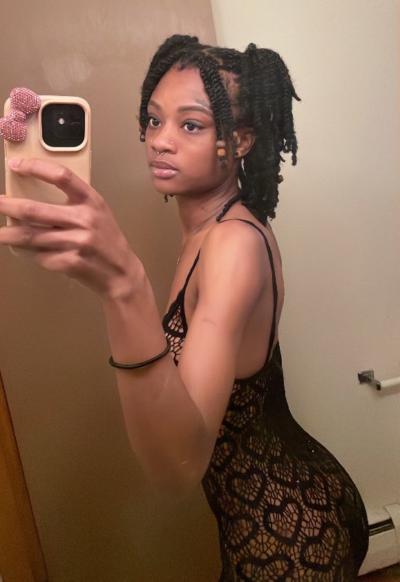 monaee (backup account) tweet media
