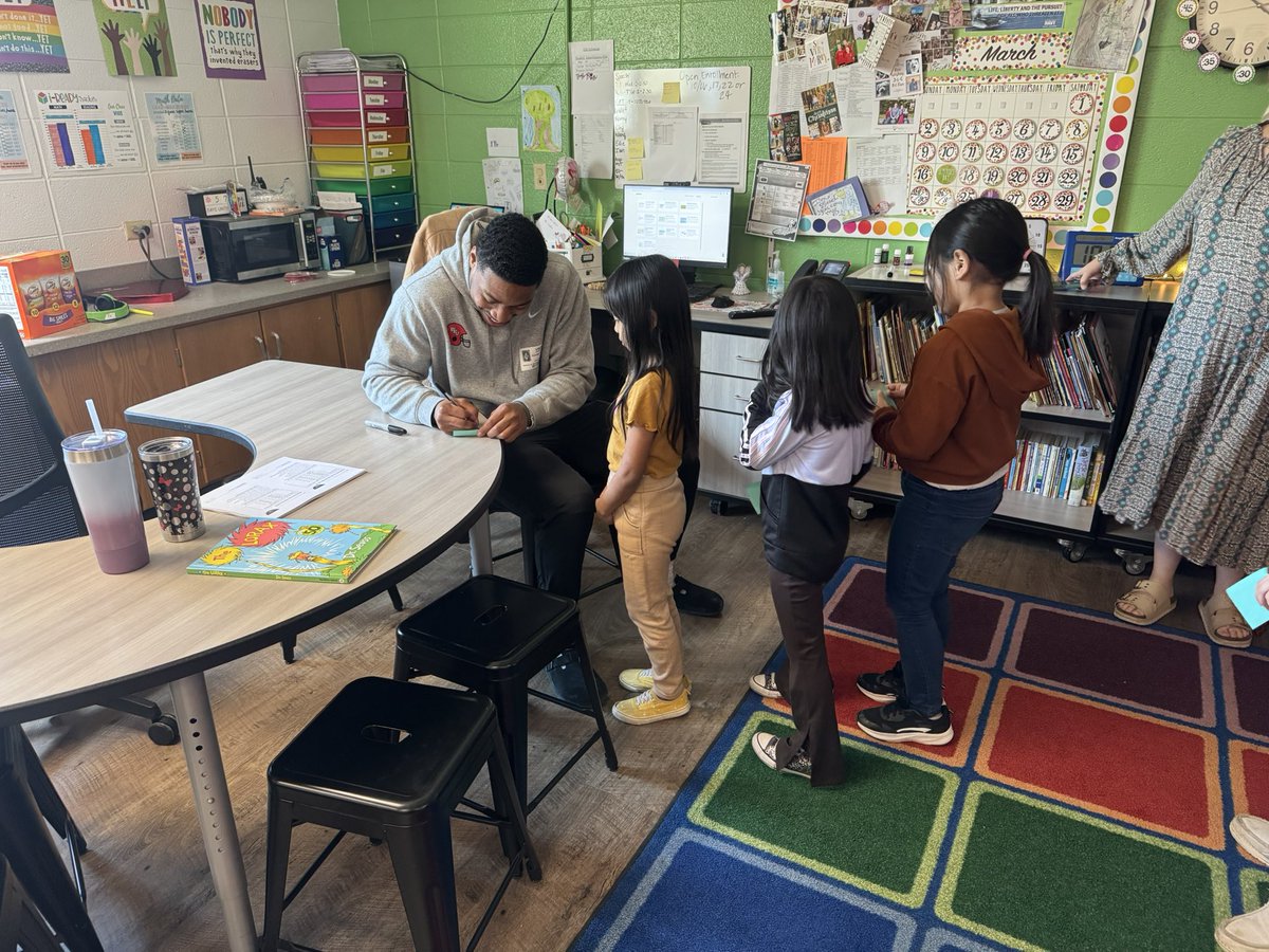 Justin Brown, MAT (@coachjbrown11) on Twitter photo Nothing but fun getting to stop by Natcher Elementary for Read Across America Week!
<a href="/WKUFootball/">WKU Football</a> | <a href="/HilltopperCLIMB/">The Hilltopper CLIMB</a> |
#TopsTogether | #GivingBack | #TheFuture | #GoTops Nothing but fun getting to stop by Natcher Elementary for Read Across America Week!
<a href="/WKUFootball/">WKU Football</a> | <a href="/HilltopperCLIMB/">The Hilltopper CLIMB</a> |
#TopsTogether | #GivingBack | #TheFuture | #GoTops