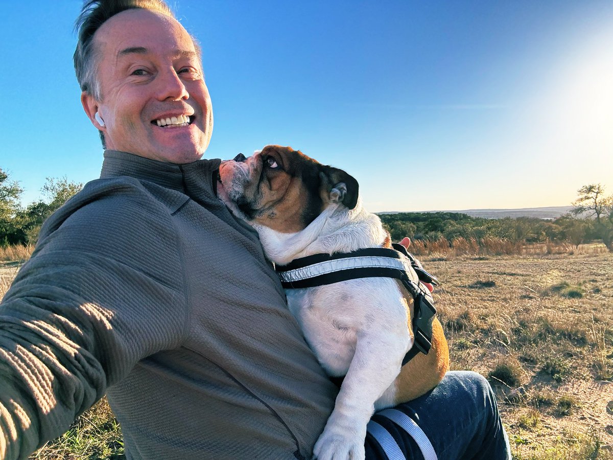 Jason's tweet image. Day two of gratitude meditation ✅ with Maximums ✅ and @calm 

In the sun ✅ on the ranch in nature ✅ , after a great nights sleep ✅ and before a healthy dinner ✅ with the kids ✅ 

Checking all the boxes in my program (see tweet below) 

Grateful to y’all (including the…