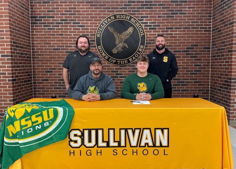 Sullivan_FB's tweet photo. Congratulations to Nolan Center on signing with Missouri Southern State University to continue his football career. https://t.co/3hqAuXxZ3P
