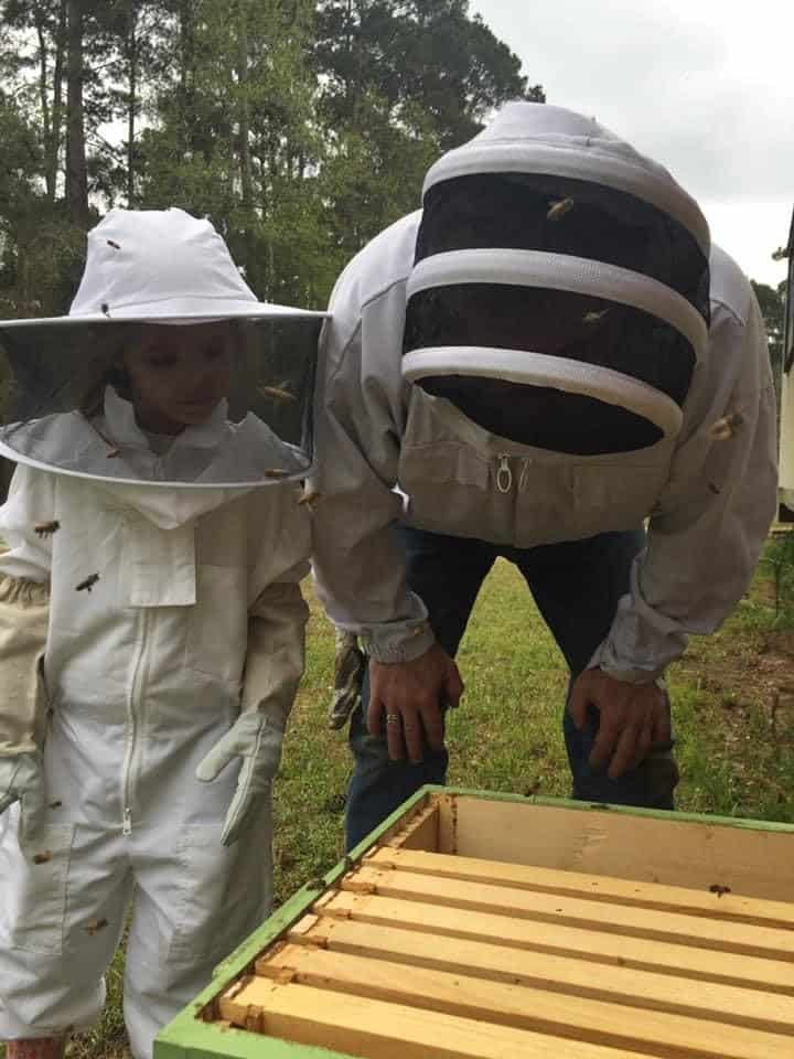 PerfectBee's tweet photo. Wondering if you can involve your kids in your beekeeping hobby? Find out more about beekeeping with kids in our newest Q&A linked below (or check the link in bio).
#BeekeepingTips #KidsKeepingBees #BeekeeperKids #NewBeekeepers #BackyardBeekeeper
https://t.co/9Put5zssI0 https://t.co/zh6KASwMpo
