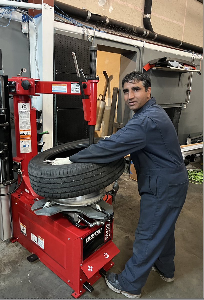 “Hamid has always loved working with his hands. Back home, he had experience in mechanical work and dreamed of becoming a technician in a shop. But, like many immigrants, finding a job in his field was a struggle.” Read more Hamid's story on our blog!
conta.cc/43gfnf5