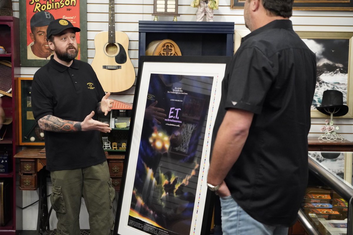Chum phone buddy! A new episode of #pawnstars is landing at 9/8c on <a href="/HISTORY/">HISTORY</a>  #movieposters #collecting #WhatToWatch #lasvegas