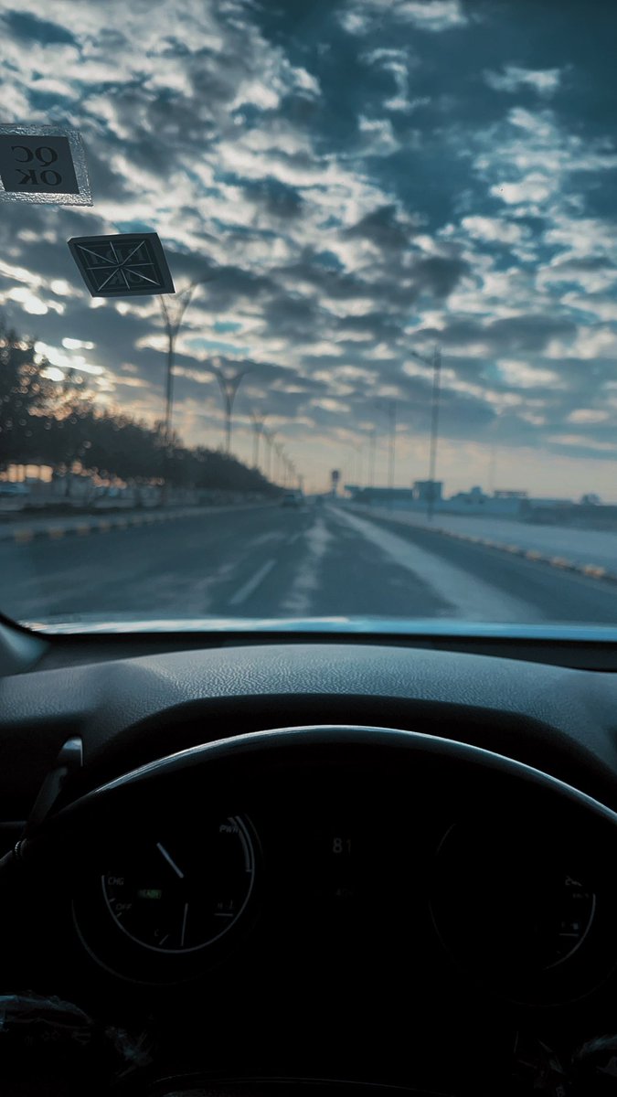 وادعت واجد ولا قّفيت متأثر 
 إلا موادعك يوم أقفيت ياشينه 

#بيت
#عبدالرحمن_سعود