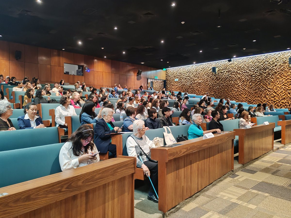 A 30 años de la IV Conferencia Mundial de la Mujer Beijing 1995, <a href="/nueva_polext/">Nueva Política Exterior 🇨🇱🌎</a> rescata las voces de algunas participantes en "Crónicas Beijing 30 Años: 13 Mujeres, 13 Historias, una Visión Latinoamericana".

📥 Conoce sus experiencias aquí: pefal.org
