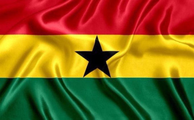 Cece_Carolinee's tweet photo. The Flag:                             The Face: https://t.co/q23vs6dsqx