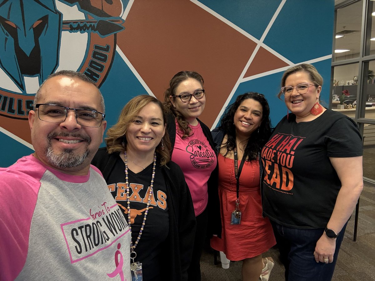 Quijas_PHHS's tweet photo. With positive words today we should honor the strong women in our life. Whether they be our friend, mother, sister or wife. We appreciate them for all they do. Pictured with me are but a few. #Team_SISD #PHHS https://t.co/m8LomkvYo7