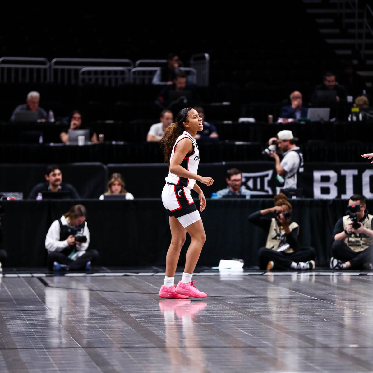 16 first-half points for RJ3

5-9 FG
4-7 3FG

#TheSisterhood | <a href="/ReaganJ45/">Reagan Jackson</a>
