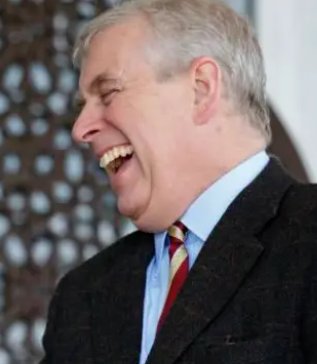 nomoremonarchs's tweet photo. Pitch@Palace got "80,000 applications from 3,000 entrepreneurial companies in more than 60 countries."

'Prince' Andrew Windsor planned to sell this contact list &amp; profit personally from his public role. 

His brother 'king' Charles approved this plan. 

Shame!

#RoyalCorruption https://t.co/KdeyW48npH