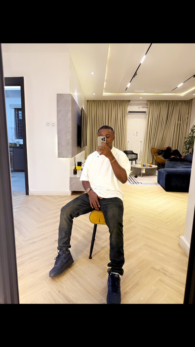 Hello, my people✋️

It's time for the giveaway to support some people 

5k for 40 people 

What you need to do is to tag 10 people of your friends to follow my page and retweet 💥💥💥💥💥