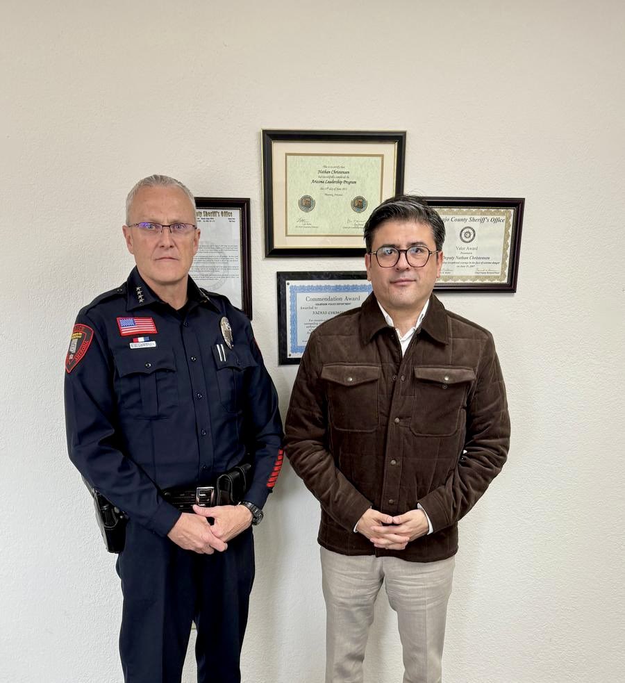 jorgem_yescas's tweet image. Today, I had a productive meeting with Chief of Police Nathan Christensen from #Holbrook, AZ    

We discussed strengthening ties between the Holbrook Police Department and the local Hispanic community, and how the @ConsulMexPho can assist in fostering trust and cooperation.

I