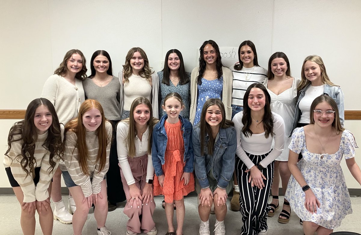 Wrapped up our 2024-25 season with our annual banquet! This team went 19-6 (15-1 MVL) with 3 losses coming to teams who are still playing in the Final 4. Our Lady Generals set a school record for PPG allowed. Our defense only gave up 29 PPG this year!