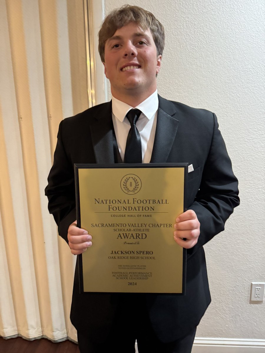 JackSpero2004's tweet photo. I truly appreciate the honor on the selection of the National Football Foundation Scholar Athlete Award for players from the Sacramento region for their hard work on the field, in the classroom and volunteering in their communities.@kalebredwards @coachtoakridge @ORHS_Football https://t.co/cLxBoOtgK4