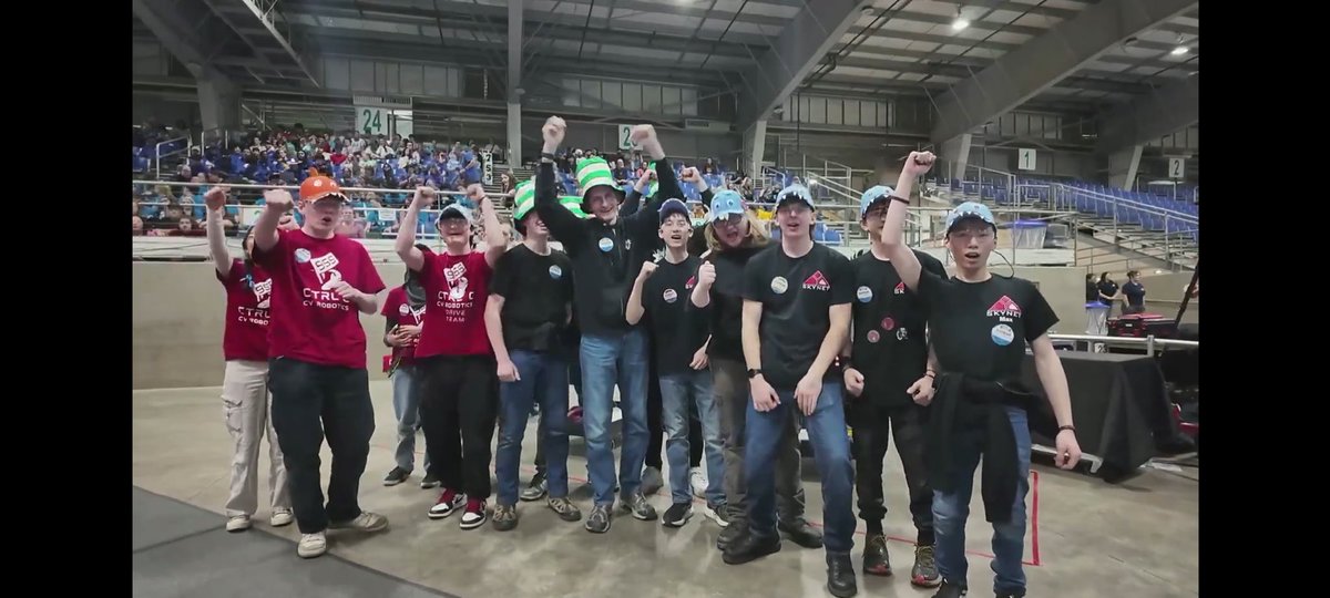 Skynet_Robotics's tweet image. Salem was a blast! It was wonderful being on an alliance with you 955 (ctrl c) and 3674 (clover bots)!