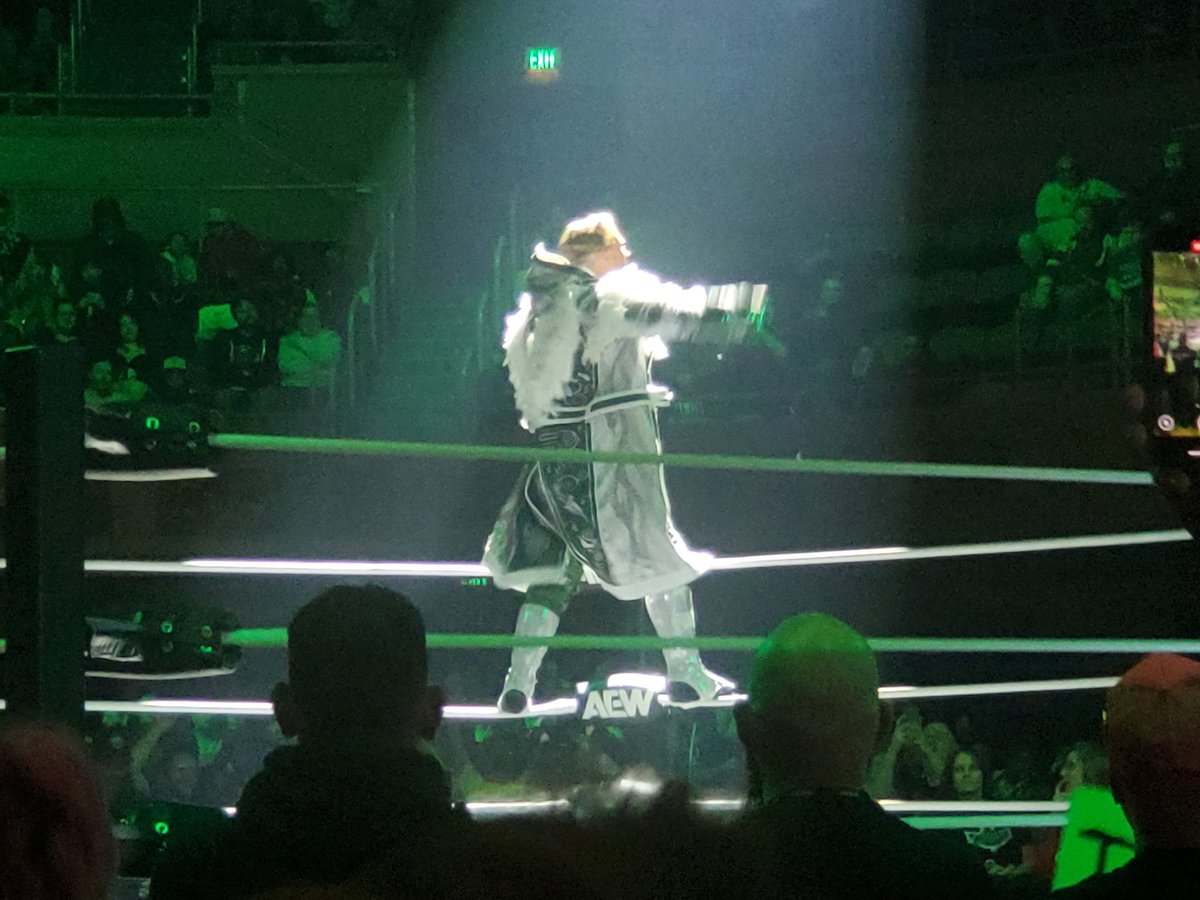 I got to boo Will Ospreay live 🥲💙