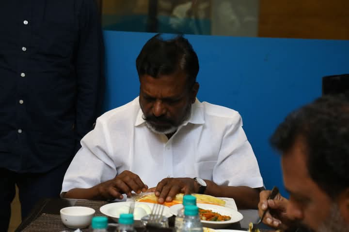 vck_dinesh's tweet image. நான்காம் நாள் 
மனிதம் போற்றும் புனிதர் எழுச்சித்தமிழர் அவர்களின் தலைமையில் நான்காவது நாள் சஹர் நோன்பு நிகழ்வில்...
