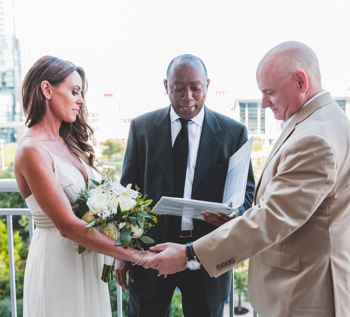 StationCDRKelly's tweet image. Saddened by the passing of former Houston Mayor and U.S. Congressman @SylvesterTurner. His dedication to public service and leadership profoundly impacted the Houston community.
On a personal note, we cherish the memory of him officiating our wedding, a testament to his warmth…