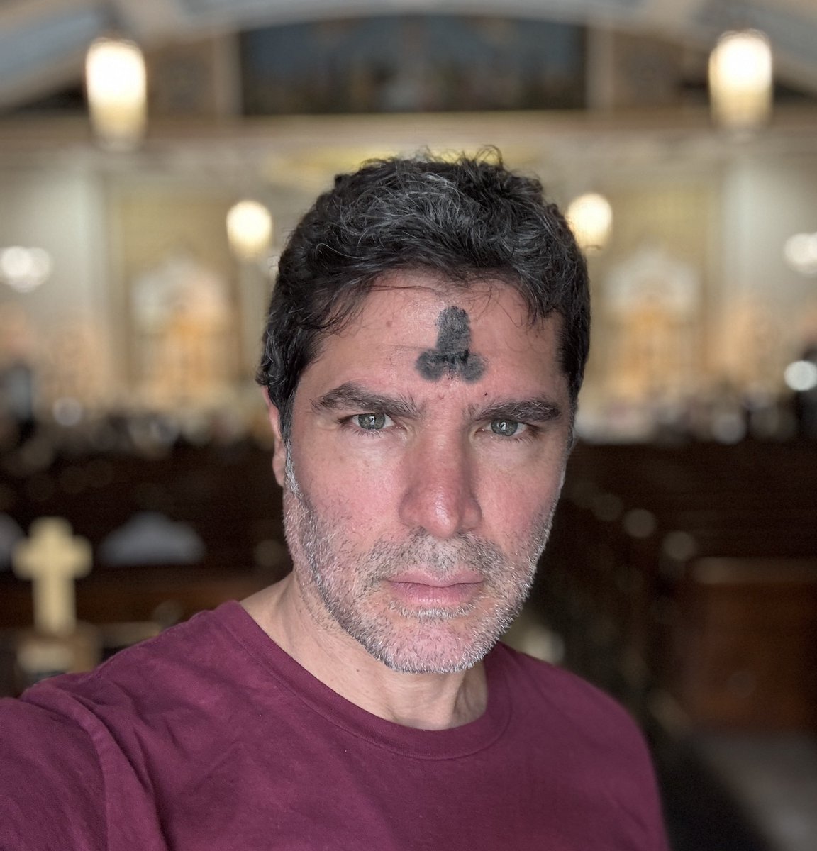 Era una cruz, Eduardo.