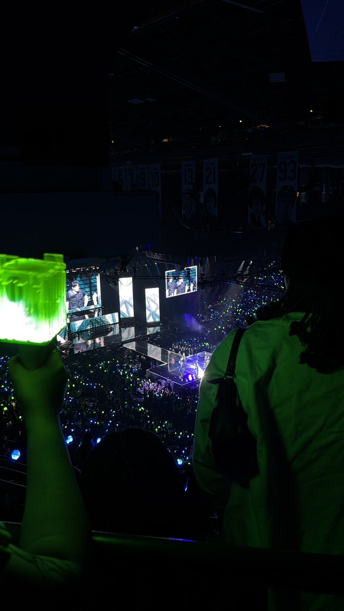 they dont know im reading percy jackson fics right now