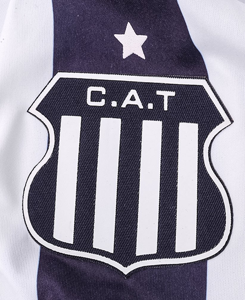 Talleres es campeón de la Supercopa Internacional.
Gana su primer título nacional (AFA) de Primera en la Era Profesional.