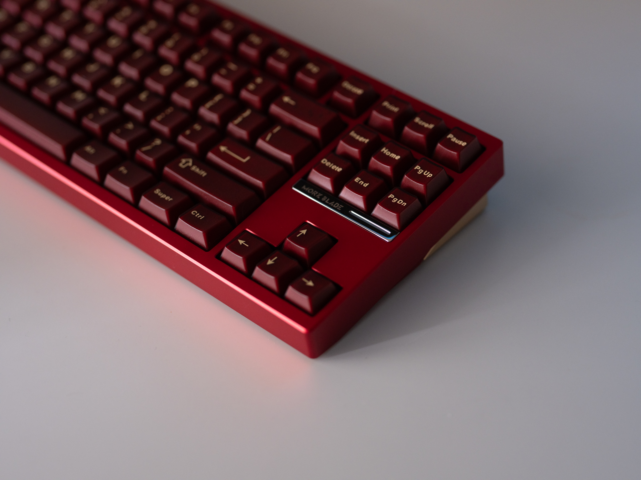 キーボード MORKBLADE SCARLET / SANDGOLD MorkBlade MORKBLADE SCARLET / SANDGOLD - 製品詳細 | パソコン