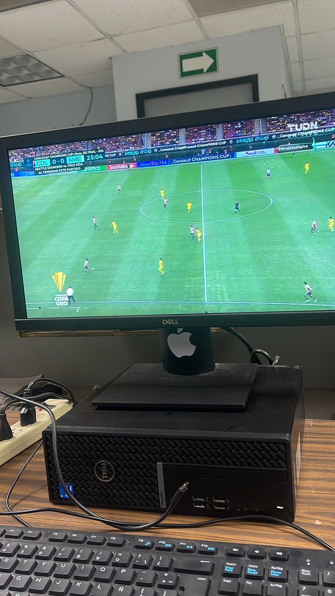 Max2ala2ar's tweet image. #RivalidadEpica saludos desde la oficina