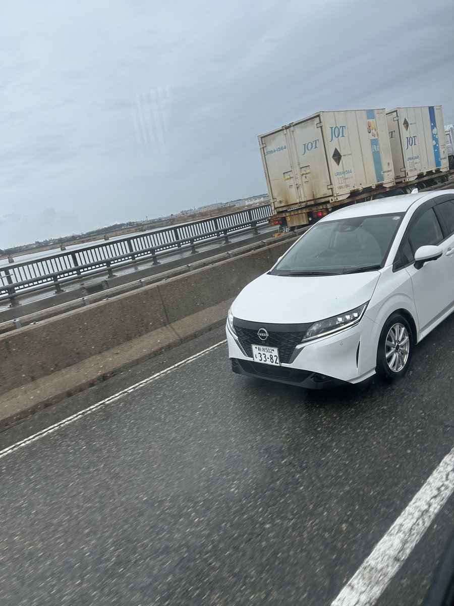 aori_number's tweet photo. 新潟502も3382
日産 ノート 白
新潟バイパスにてずっと煽り運転。
急な割り込みをされ、大型トラックに対し車間距離不保持、ガス運搬トラックにも煽り運転。
一日市インターで降りていきました。
#拡散希望 #あおり運転 #煽り運転 #煽られ運転 #危険運転 #迷惑運転 #新潟市 https://t.co/4GPTaZ6COL