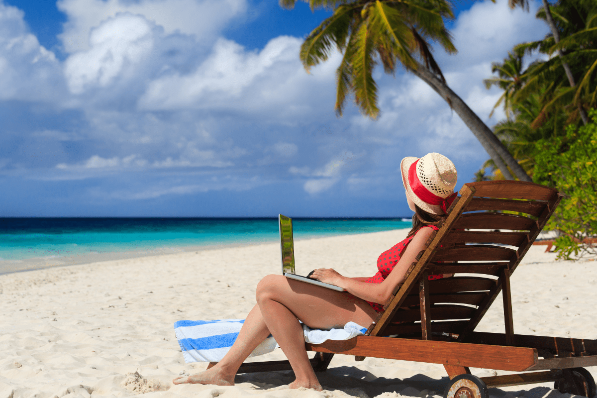 AFSNetwork1's tweet photo. Stay Connected: Balancing Vacation and Work Online https://t.co/uGzk2u3yo9 Podcast Hosts @JoclynStone @rebeccalovexxx topics #podcast #AdultBiz #AFSN https://t.co/zhD8b7IWOx