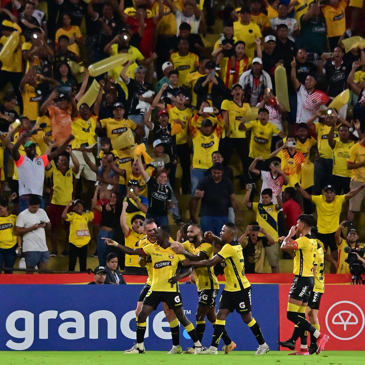 WinStatsEc's tweet image. 📊⚽️🔥 #DatoWinstats | FT (BAR 3-0 COR)

👉Con esta goleada, #Barcelona queda a 1 partido de igualar a LDU con más triunfos de clubes ecuatorianos a equipos brasileños en Copa Libertadores:

LDU 12
BSC 11
IDV 9
NAC 6
EME 4