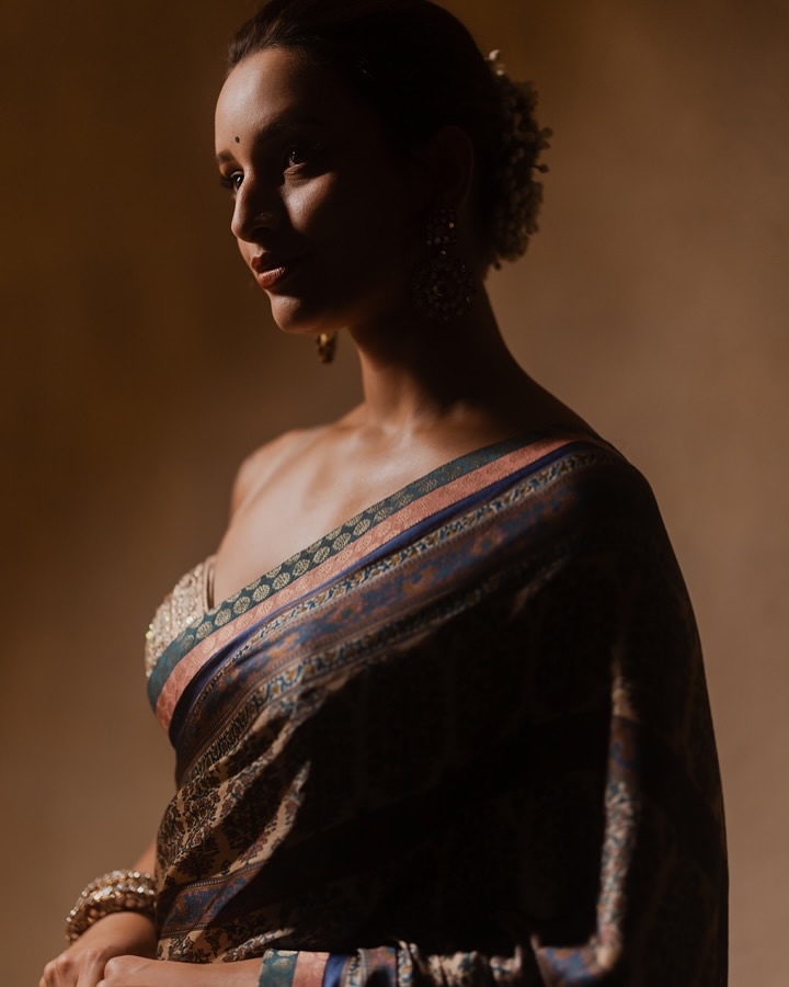 GlUtz38W8AAHwgH?format=jpg&name=900x900