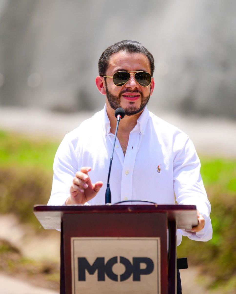 GuillermoJovelR's tweet image. ¡Me encanta este cosplay! 
¡Viva la unificación carajo!