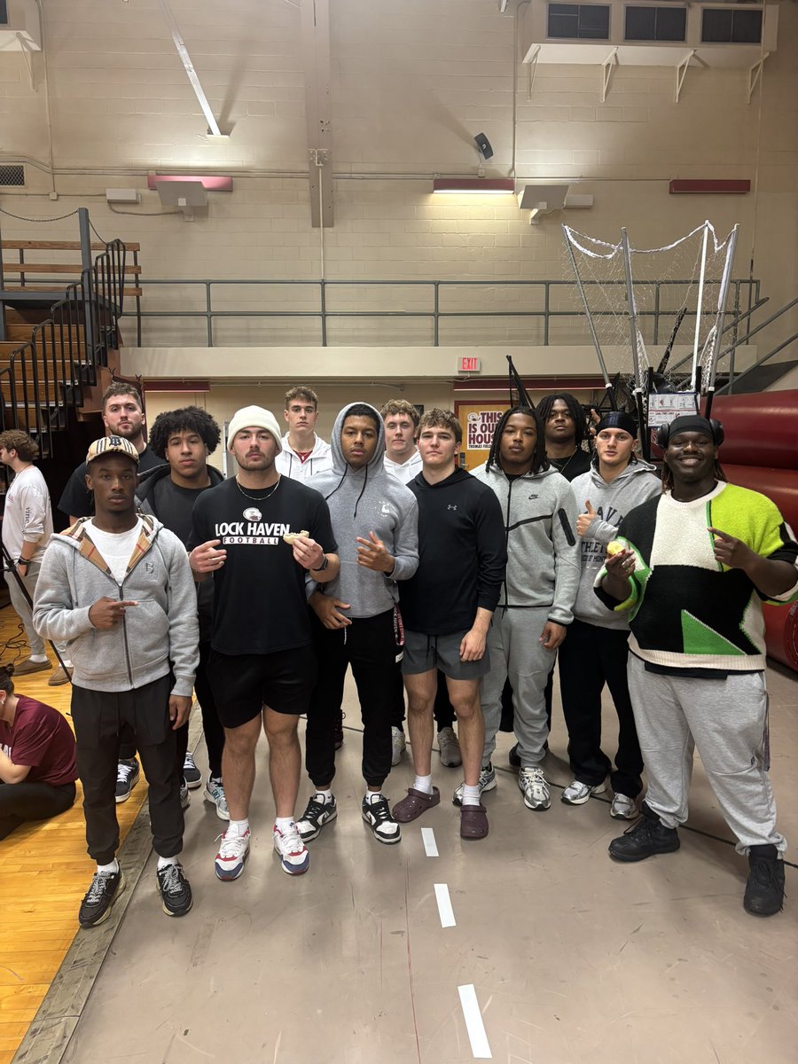 Jaiden Huntington (@jaidenhuntingt2) on Twitter photo The Weis Guys were out to see the huge win for the women’s basketball team🦅🔒<a href="/CoachJBattaglia/">Coach Joe Battaglia</a> <a href="/CoachCiesielski/">Peter Ciesielski</a> The Weis Guys were out to see the huge win for the women’s basketball team🦅🔒<a href="/CoachJBattaglia/">Coach Joe Battaglia</a> <a href="/CoachCiesielski/">Peter Ciesielski</a>