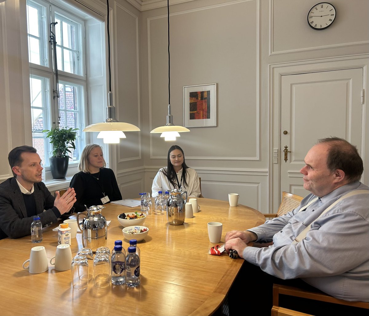 Thorkild Olesen (@thorkild_olesen) on Twitter photo Tak til justitsminister <a href="/PHummelgaard/">Peter Hummelgaard</a> for et godt møde med fine drøftelser
om alt lige fra værgemål og FNs anbefalinger til Danmark på handicapområdet til bedre kontrol af handicapparkeringskort. Tak til justitsminister <a href="/PHummelgaard/">Peter Hummelgaard</a> for et godt møde med fine drøftelser
om alt lige fra værgemål og FNs anbefalinger til Danmark på handicapområdet til bedre kontrol af handicapparkeringskort.