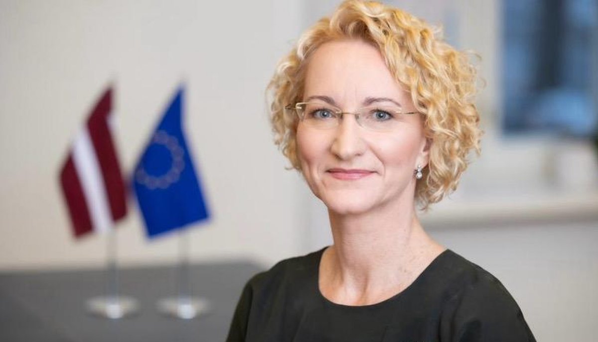 Saeimas deputāti šodien izglītības un zinātnes ministres amatā  apstiprināja līdzšinējo Ārlietu ministrijas parlamentāro sekretāri Daci  Melbārdi (JV). Par nobalsoja 54 Saeimas deputāti, bet "pret" bija 35  deputāti. ventasbalss.lv/zinas/politika…